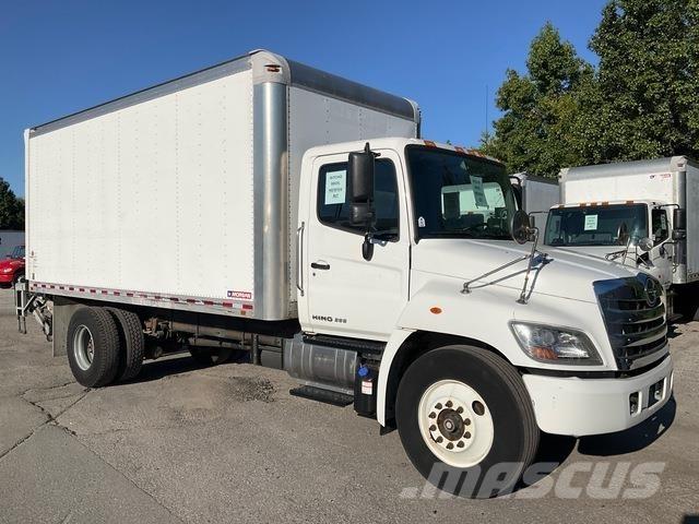 Hino 338 Dobozos teherautók