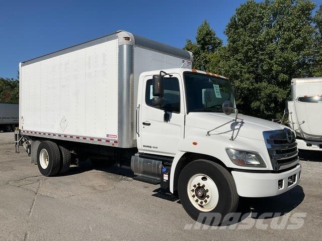 Hino 338 Dobozos teherautók