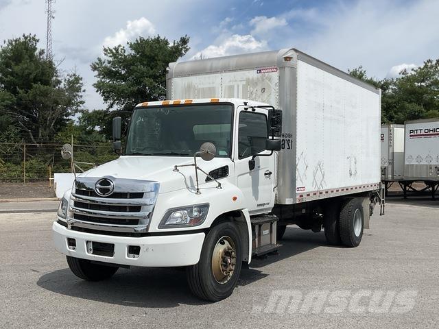 Hino 338 Dobozos teherautók