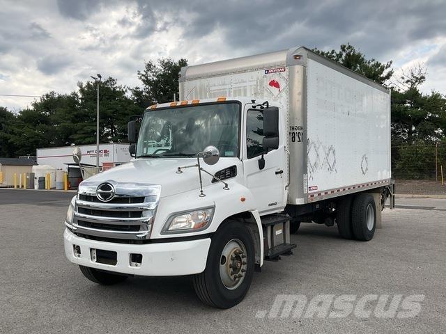 Hino 338 Dobozos teherautók