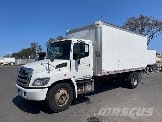 Hino 338 Dobozos teherautók