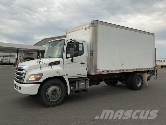 Hino 338 Dobozos teherautók