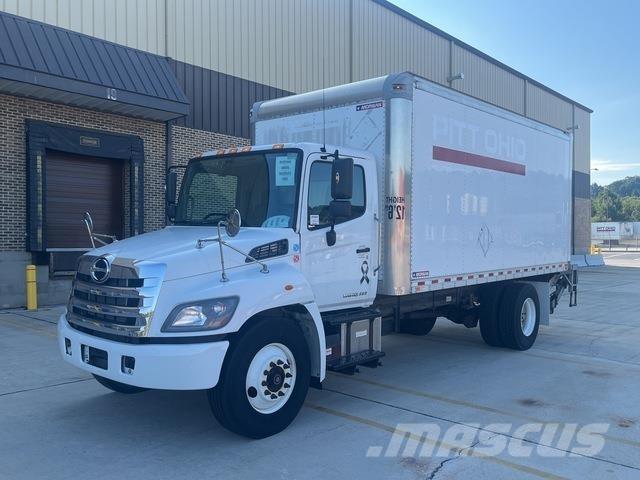Hino 338 Dobozos teherautók