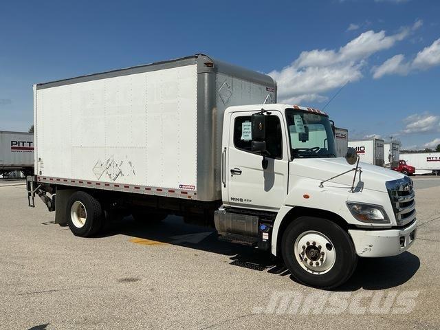 Hino 338 Dobozos teherautók