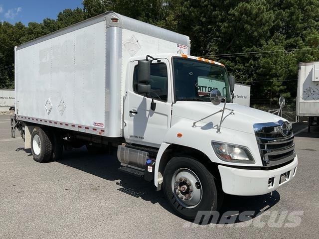 Hino 338 Dobozos teherautók