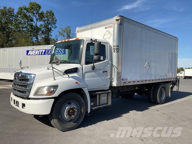 Hino 338 Dobozos teherautók