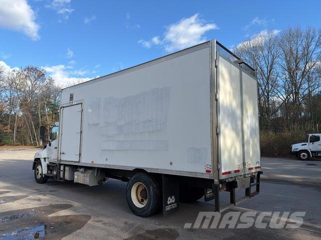 Hino 338 Dobozos teherautók