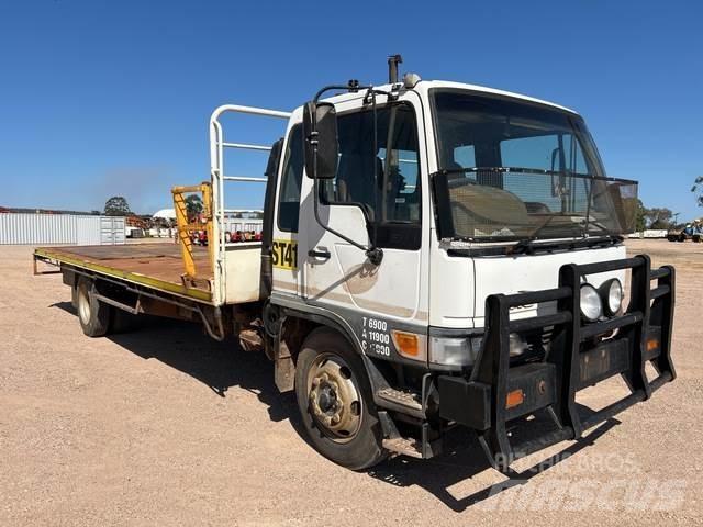 Hino GD1J Platós / Ponyvás teherautók