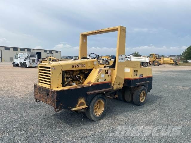 Hyster 530A Pneumatikus kerekes hengerek