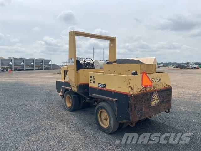 Hyster 530A Pneumatikus kerekes hengerek