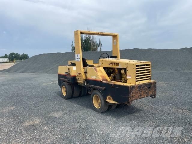 Hyster 530A Pneumatikus kerekes hengerek