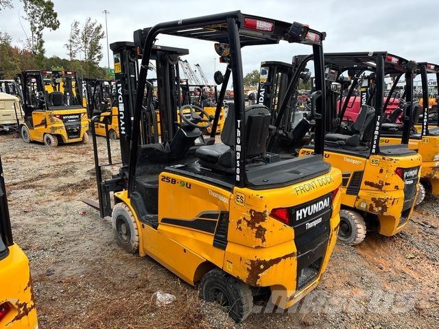 Hyundai 25B-9U Elektromos targoncák