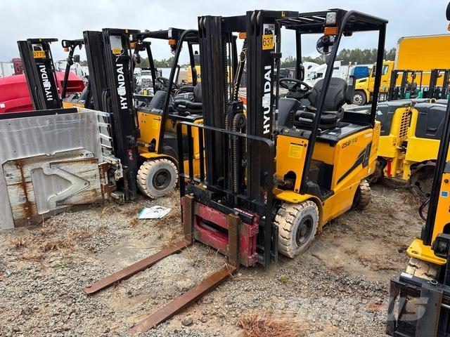 Hyundai 25B-9U Elektromos targoncák