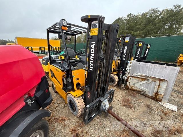 Hyundai 25B-9U Elektromos targoncák