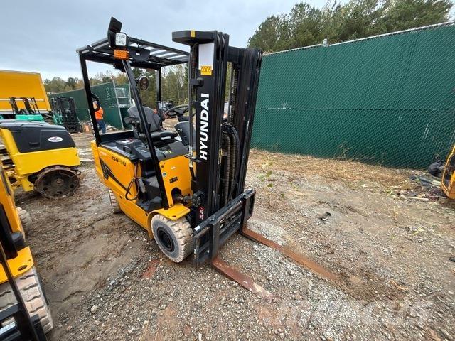 Hyundai 25B-9U Elektromos targoncák