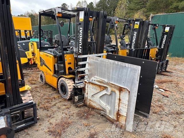 Hyundai 25B-9U Elektromos targoncák