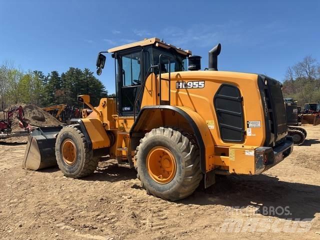 Hyundai HL955 Gumikerekes homlokrakodók