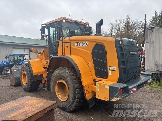 Hyundai HL960 Gumikerekes homlokrakodók