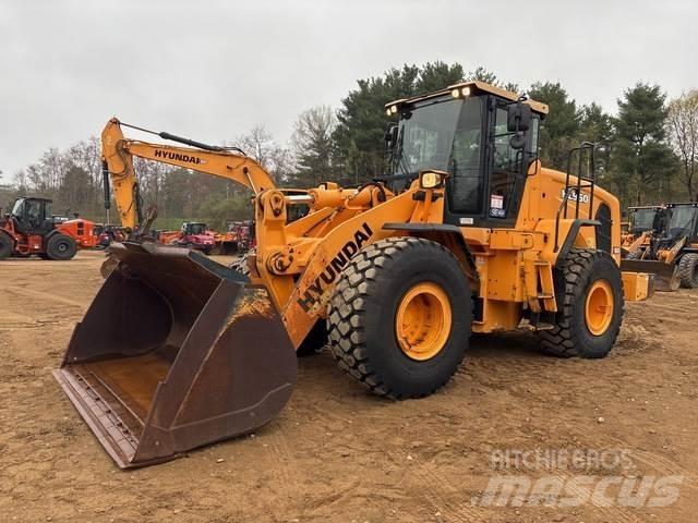Hyundai HL960 Gumikerekes homlokrakodók