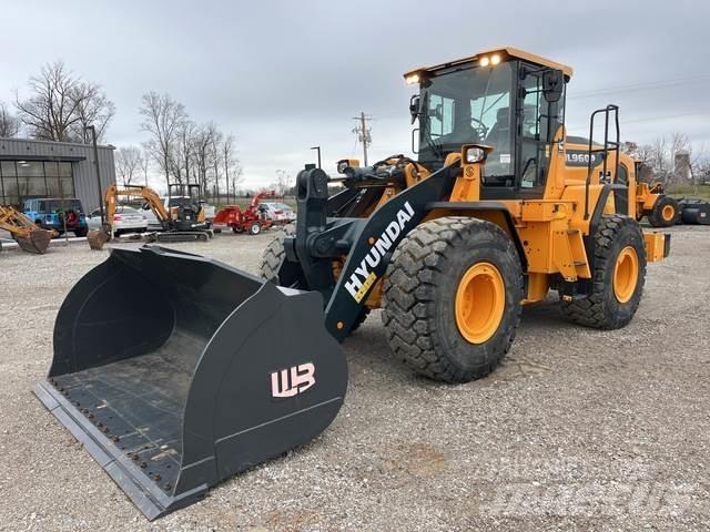 Hyundai HL960A Gumikerekes homlokrakodók