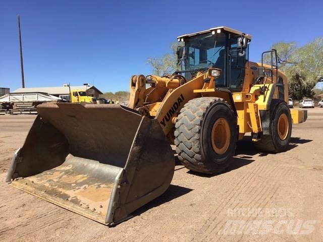 Hyundai HL975 Gumikerekes homlokrakodók