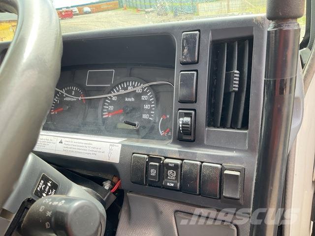 Isuzu ELF Billenő teherautók