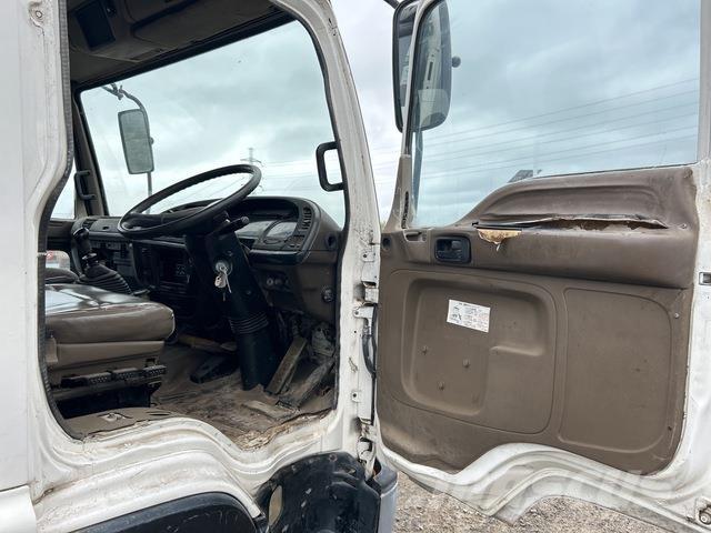 Isuzu Forward Vízszállító teherautók