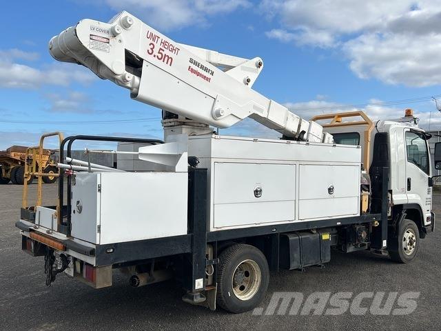Isuzu FRR600 Teherautóra szerelt emelők és állványok