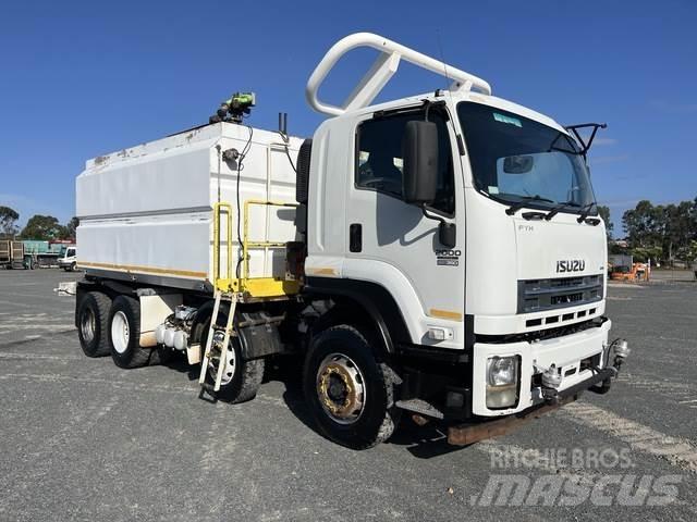 Isuzu FVH2000 Vízszállító teherautók