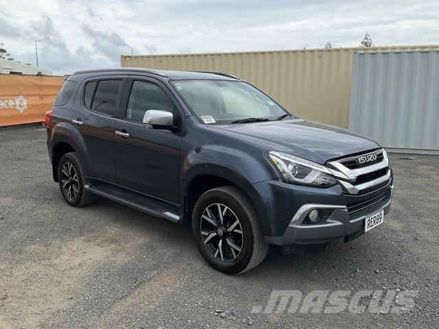 Isuzu MU-X 3 Kistehergépjárművek