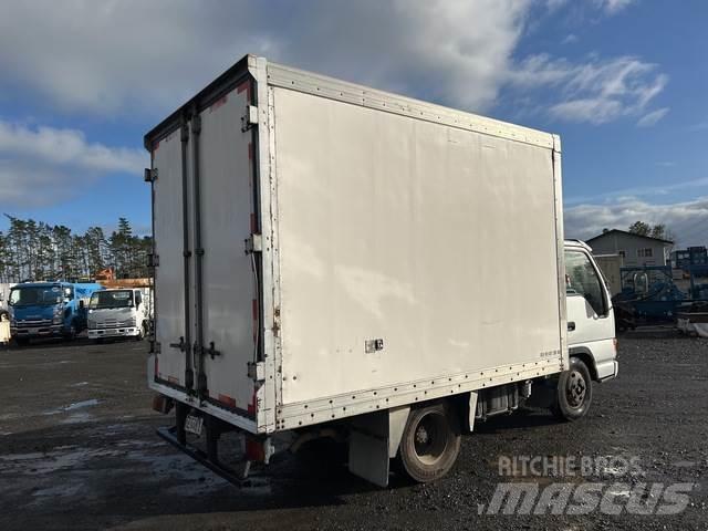 Isuzu NKR300s Építőipar - Egyebek