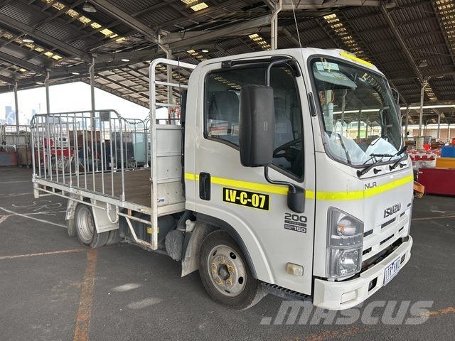 Isuzu NLR Platós / Ponyvás teherautók