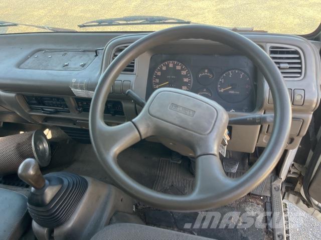 Isuzu NPR 400 Hűtős