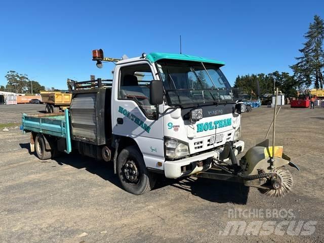 Isuzu NPR 450L Utcaseprő teherautók
