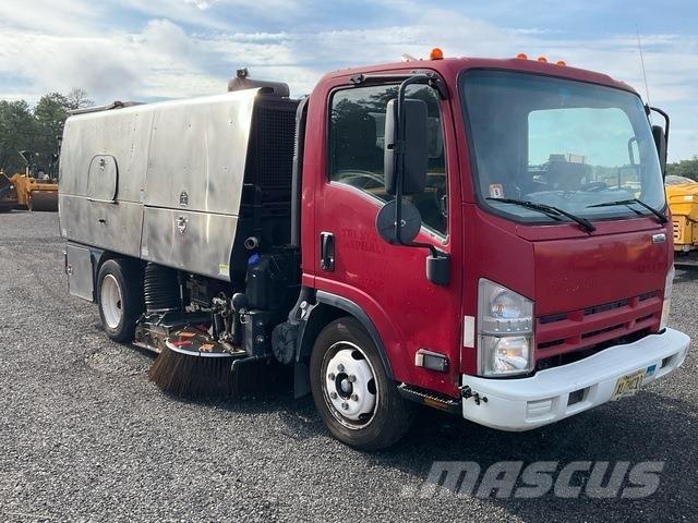 Isuzu NRR Utcaseprő teherautók