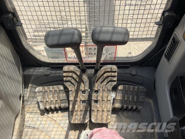 JCB 215LC Lánctalpas kotrók