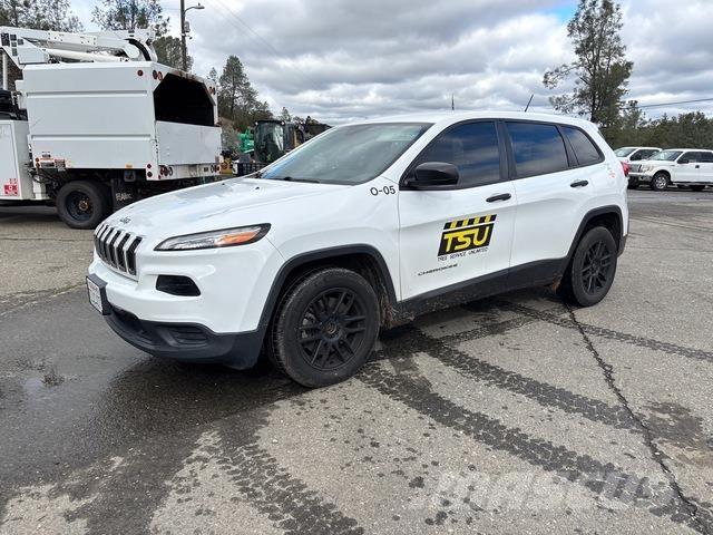 Jeep Cherokee Kistehergépjárművek
