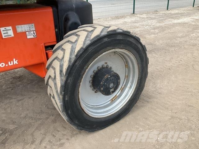 JLG 1250AJ Karos emelők