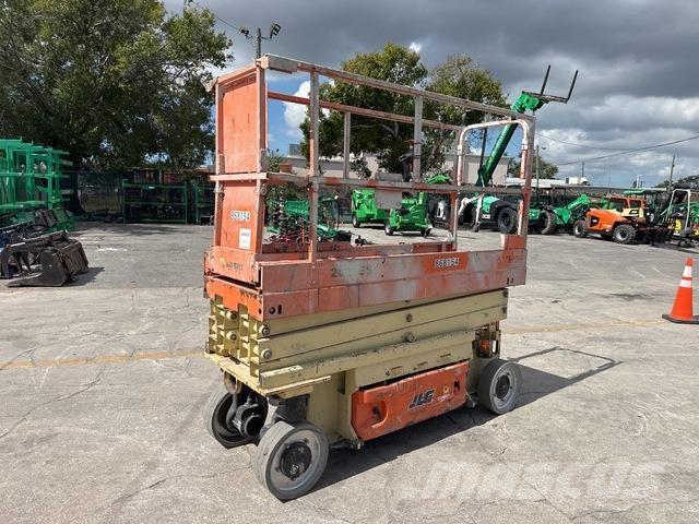 JLG 2032ES Ollós emelők