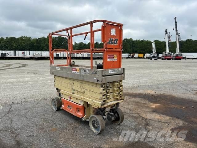 JLG 2630ES Ollós emelők