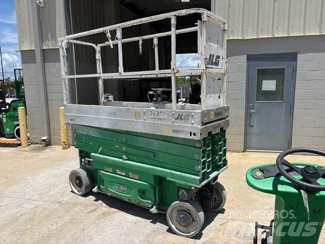 JLG 2630ES Ollós emelők