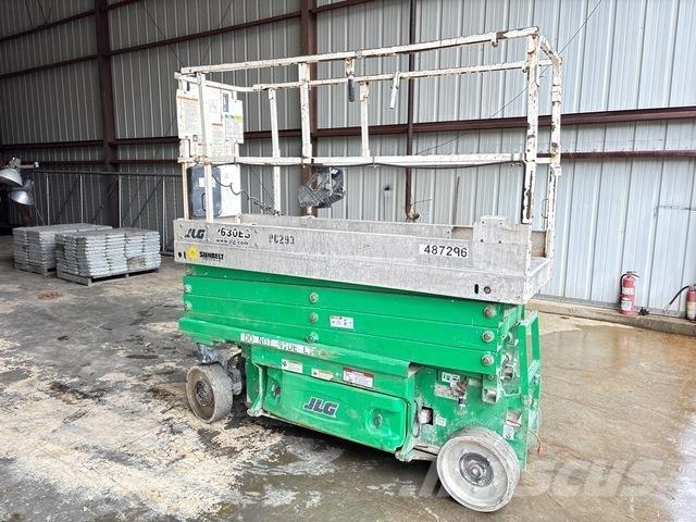 JLG 2630ES Ollós emelők