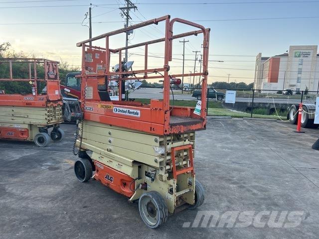 JLG 2632ES Ollós emelők