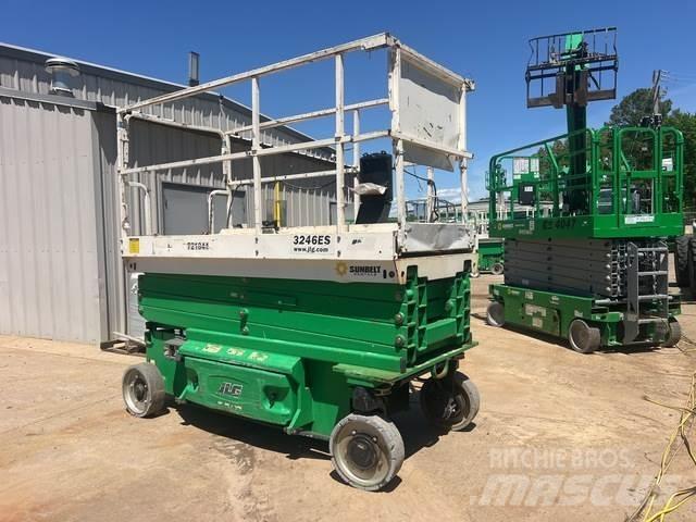 JLG 3246ES Ollós emelők
