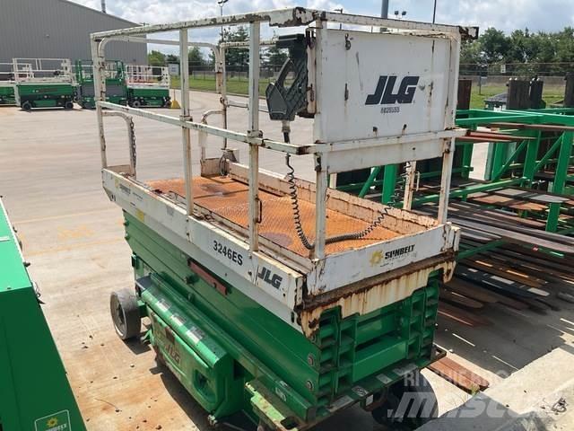 JLG 3246ES Ollós emelők