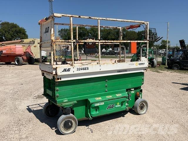 JLG 3246ES Ollós emelők