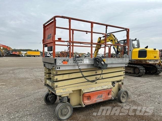JLG 3246ES Ollós emelők