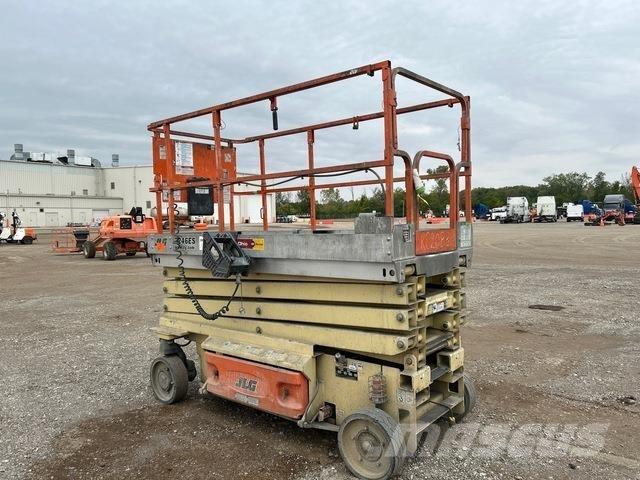 JLG 3246ES Ollós emelők
