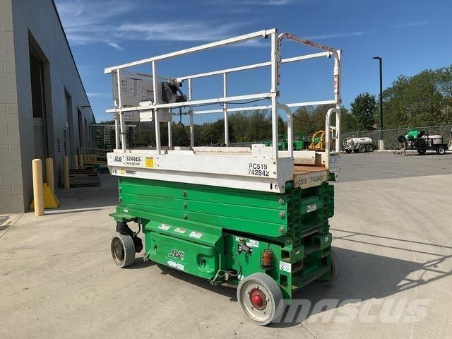 JLG 3246ES Ollós emelők