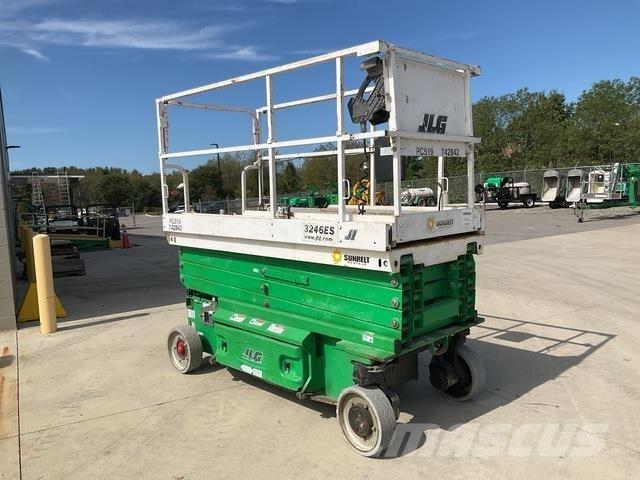 JLG 3246ES Ollós emelők
